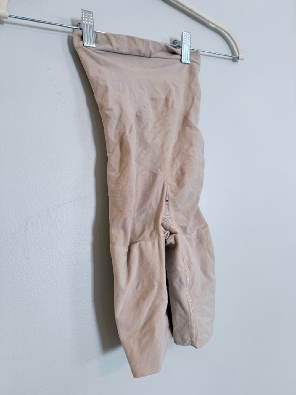 SPANXsculpt Power Series Mid-Thigh Short - Picture 5 of 7